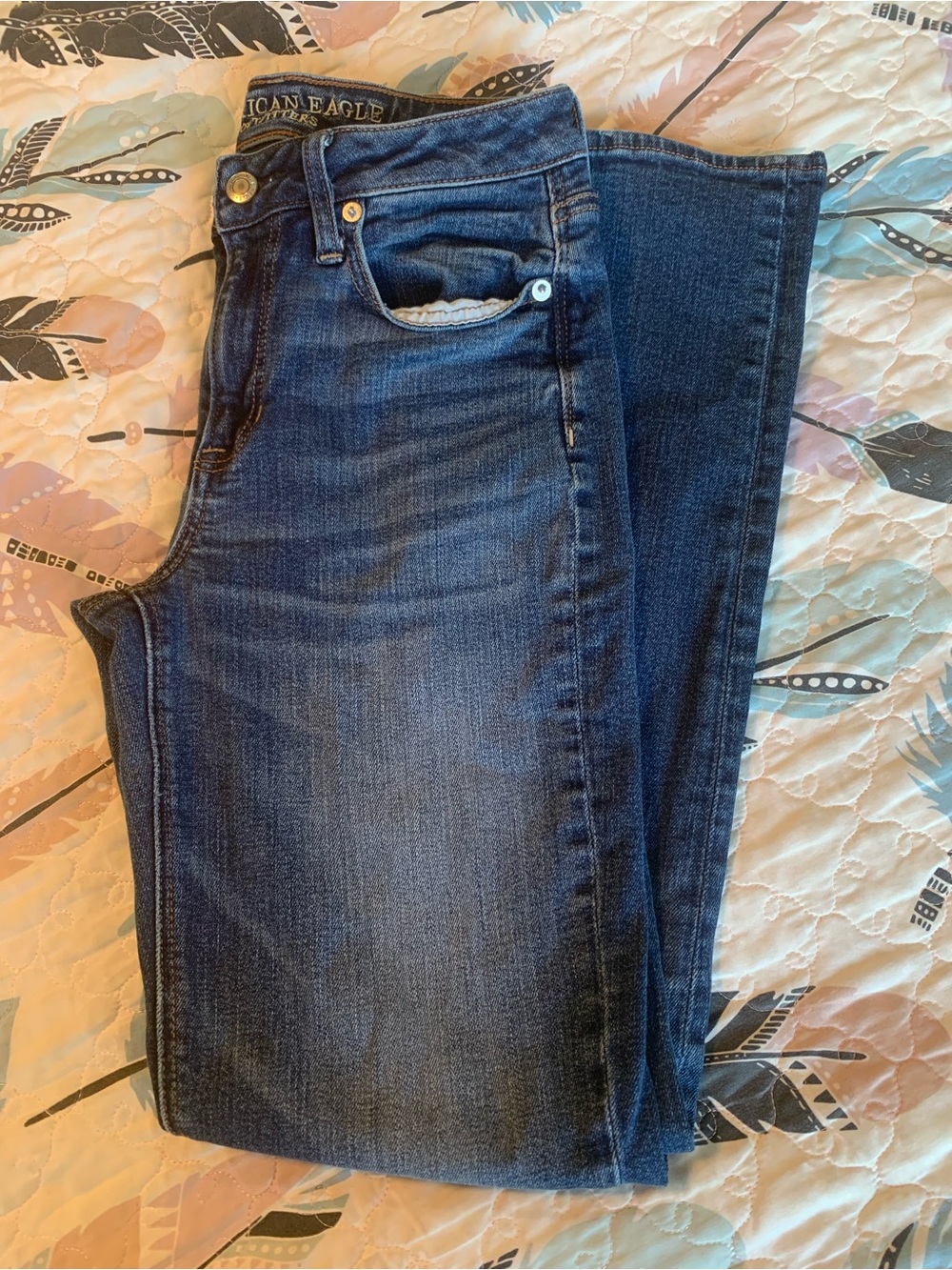 American Eagle Outfitters Women’s Dark Wash Skinny Jeans